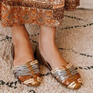 Bruno Valenti Leather Metallic Huarache Shoes Flats Brazil size 6.5 Bohemian